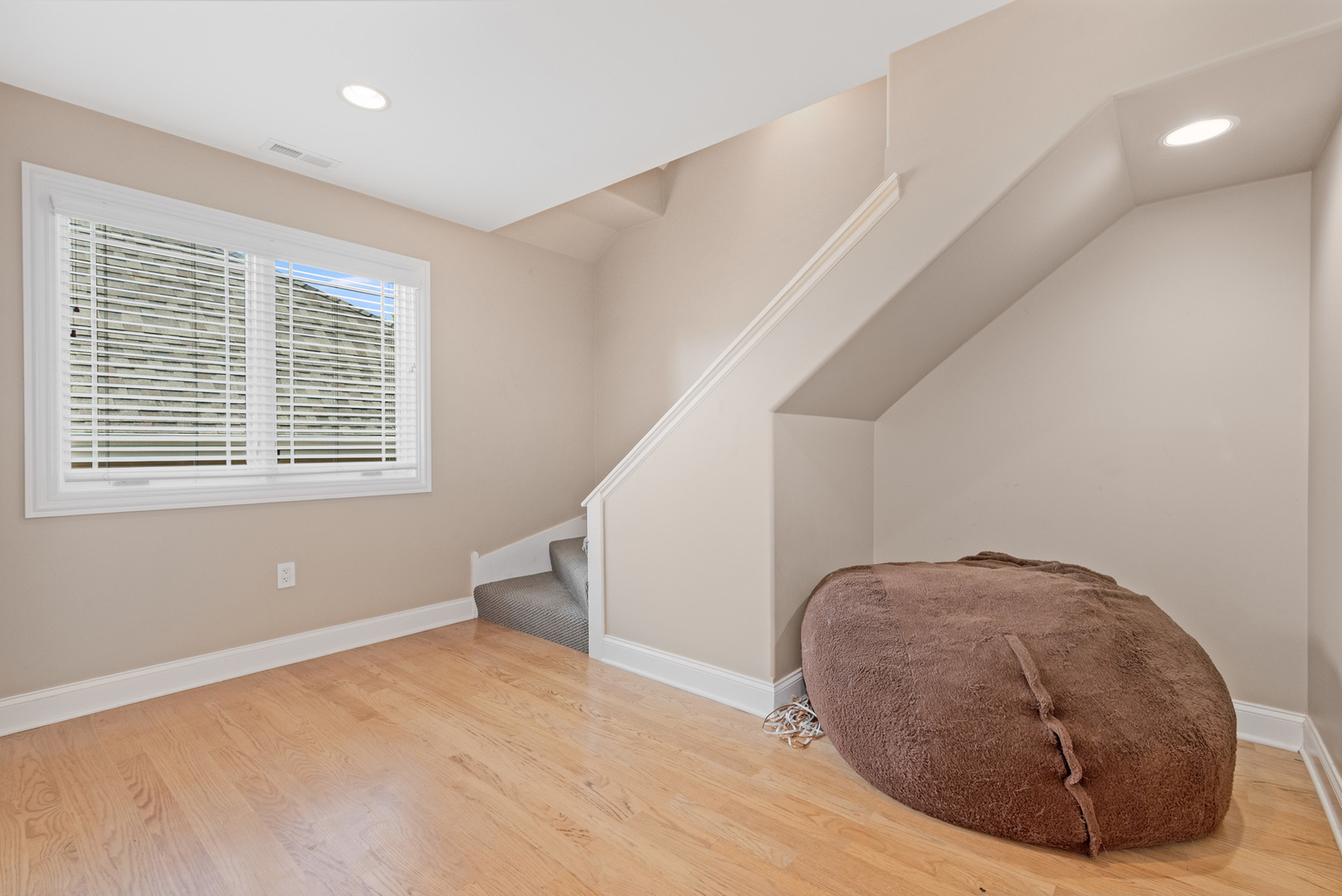 9340 Clifton Park Avenue - Thumbnail 13