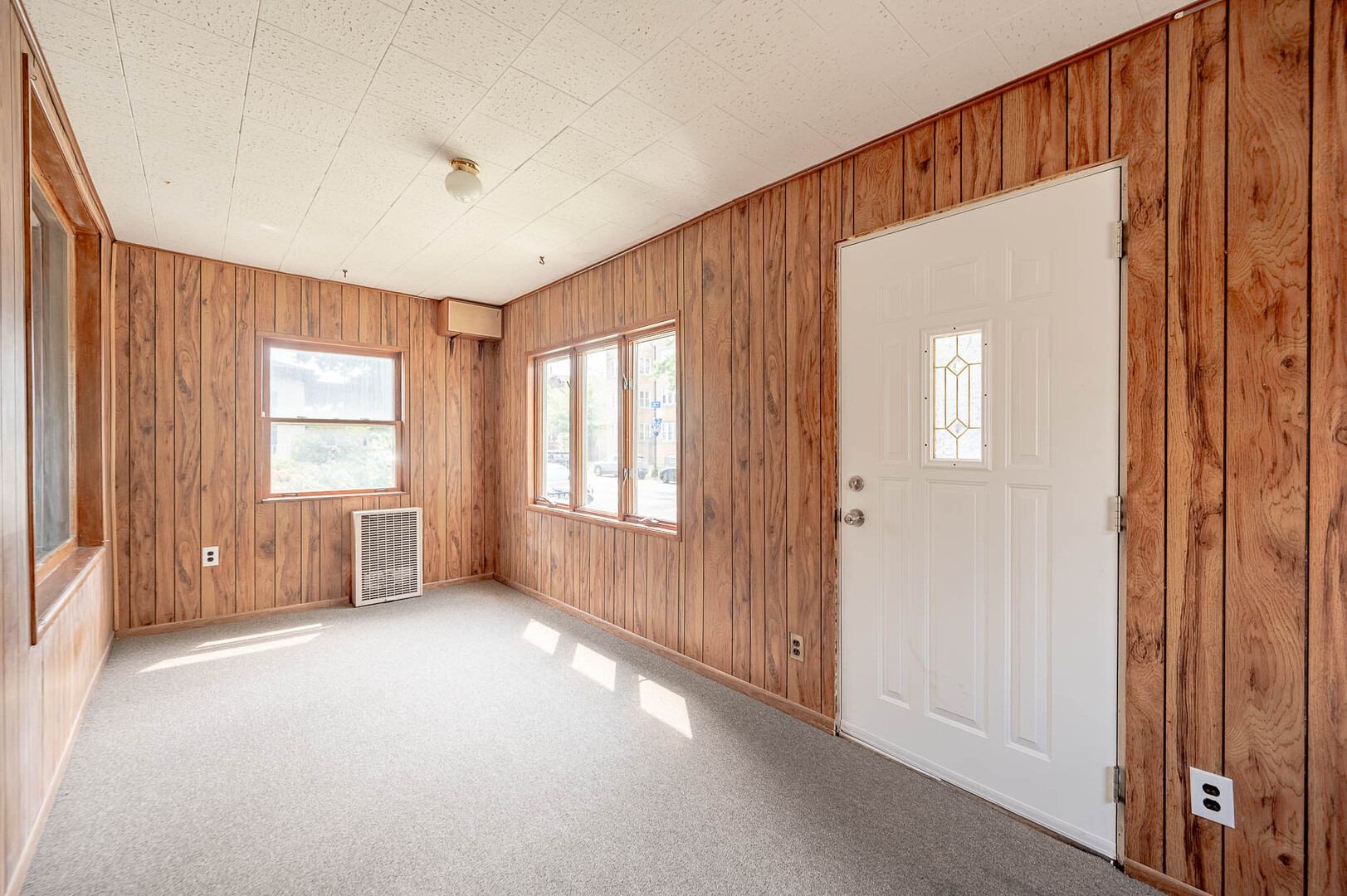 3732 Addison Street - Thumbnail 2