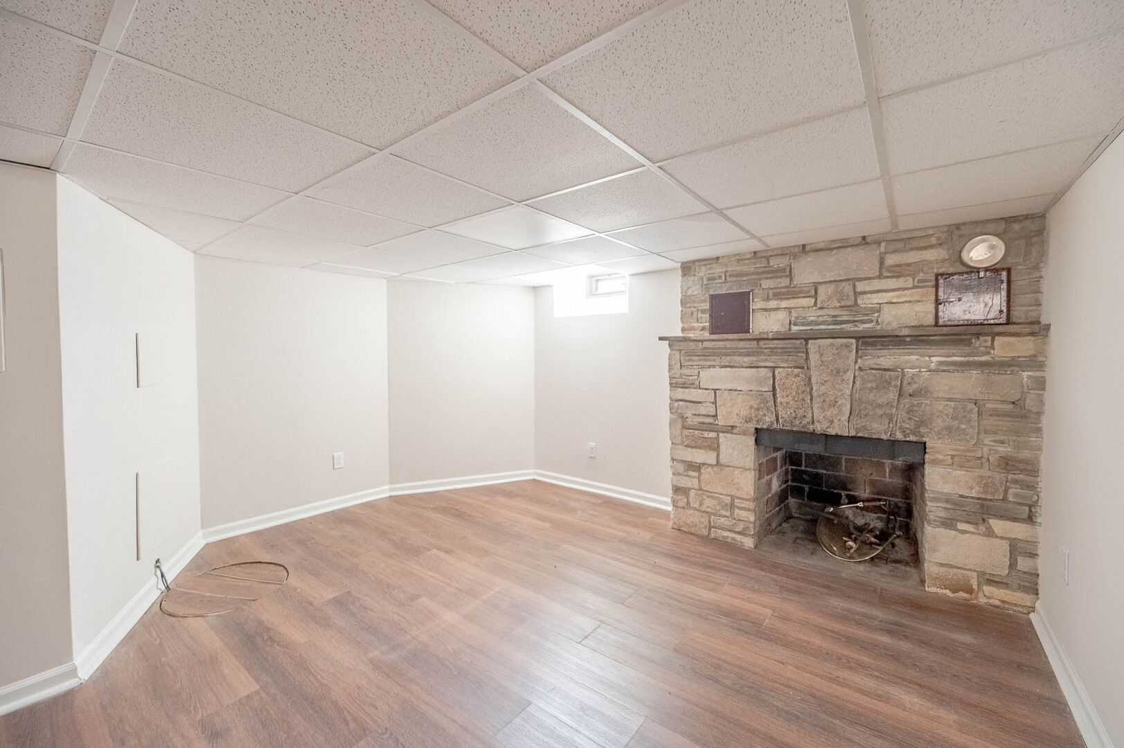 8746 Kenwood Avenue - Thumbnail 13