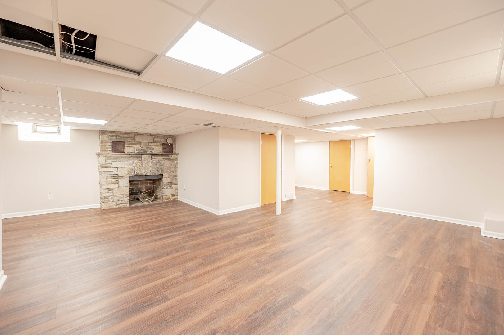 8746 Kenwood Avenue - Thumbnail 12