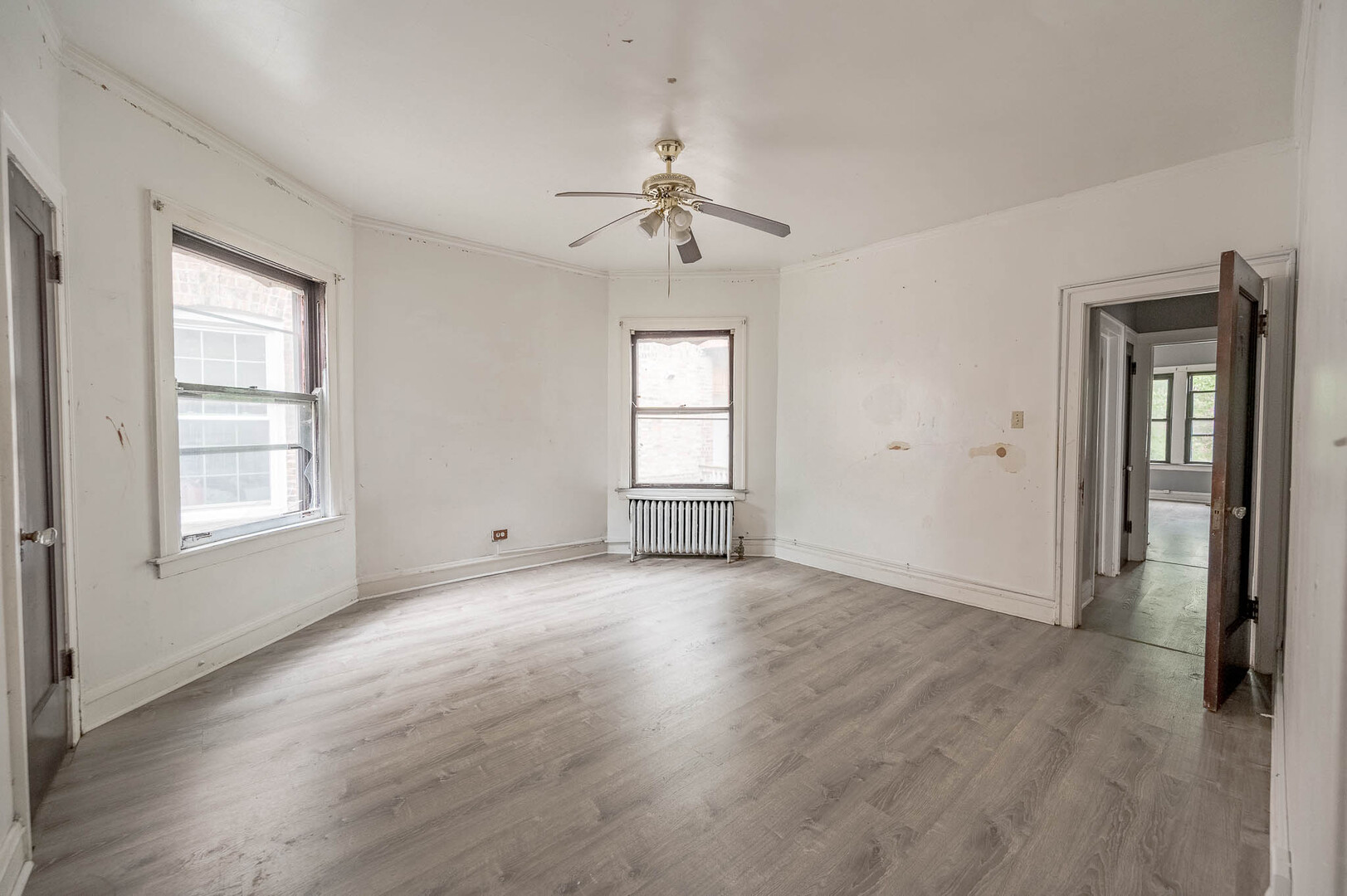 7754 Saginaw Avenue - Thumbnail 7