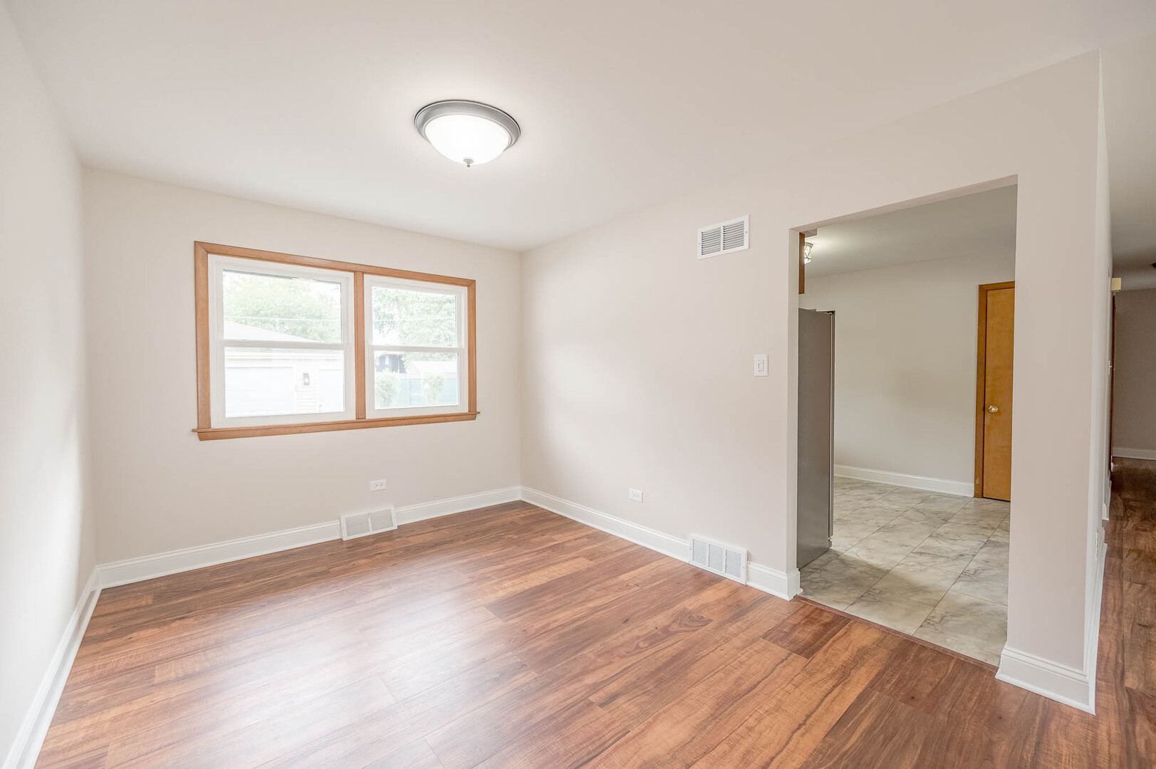 18515 Oakley Avenue - Thumbnail 4