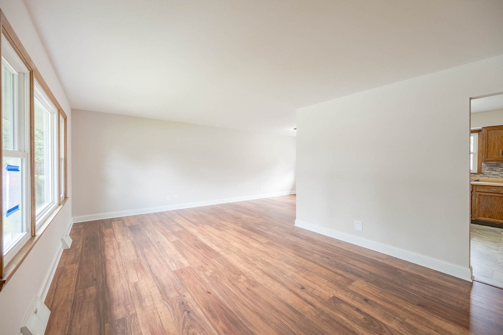 18515 Oakley Avenue - Thumbnail 2
