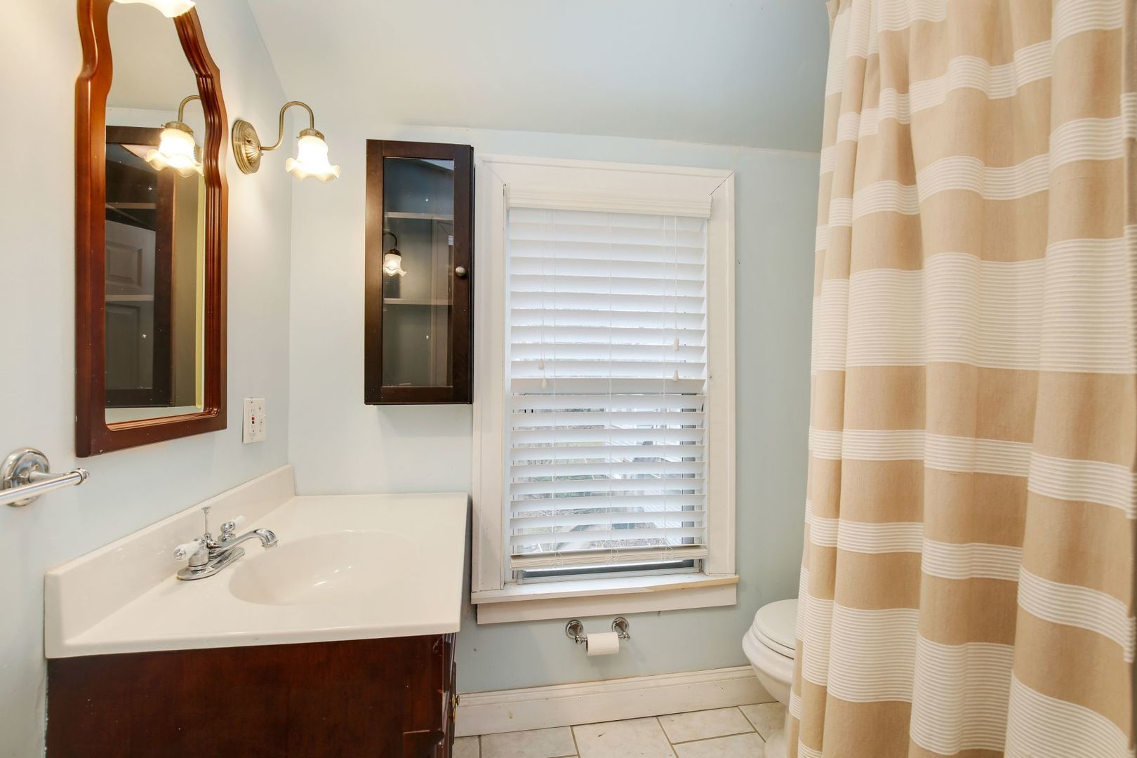 101 MAPLE Avenue - Thumbnail 11