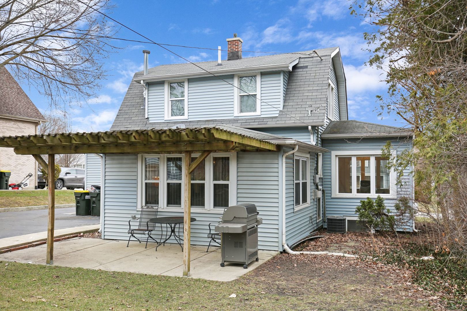 101 MAPLE Avenue - Thumbnail 20