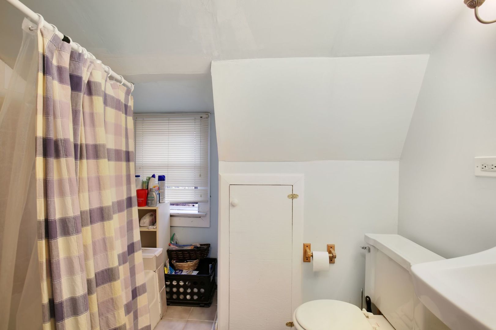 101 MAPLE Avenue - Thumbnail 19