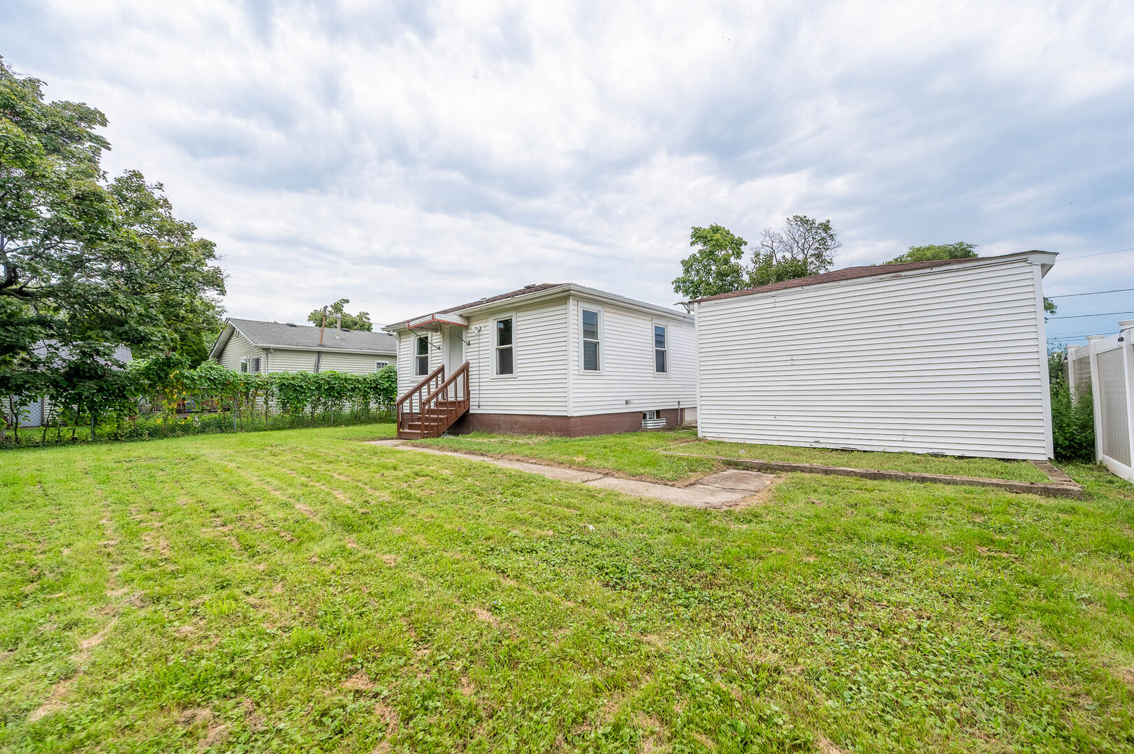 3027 141st Street - Thumbnail 8