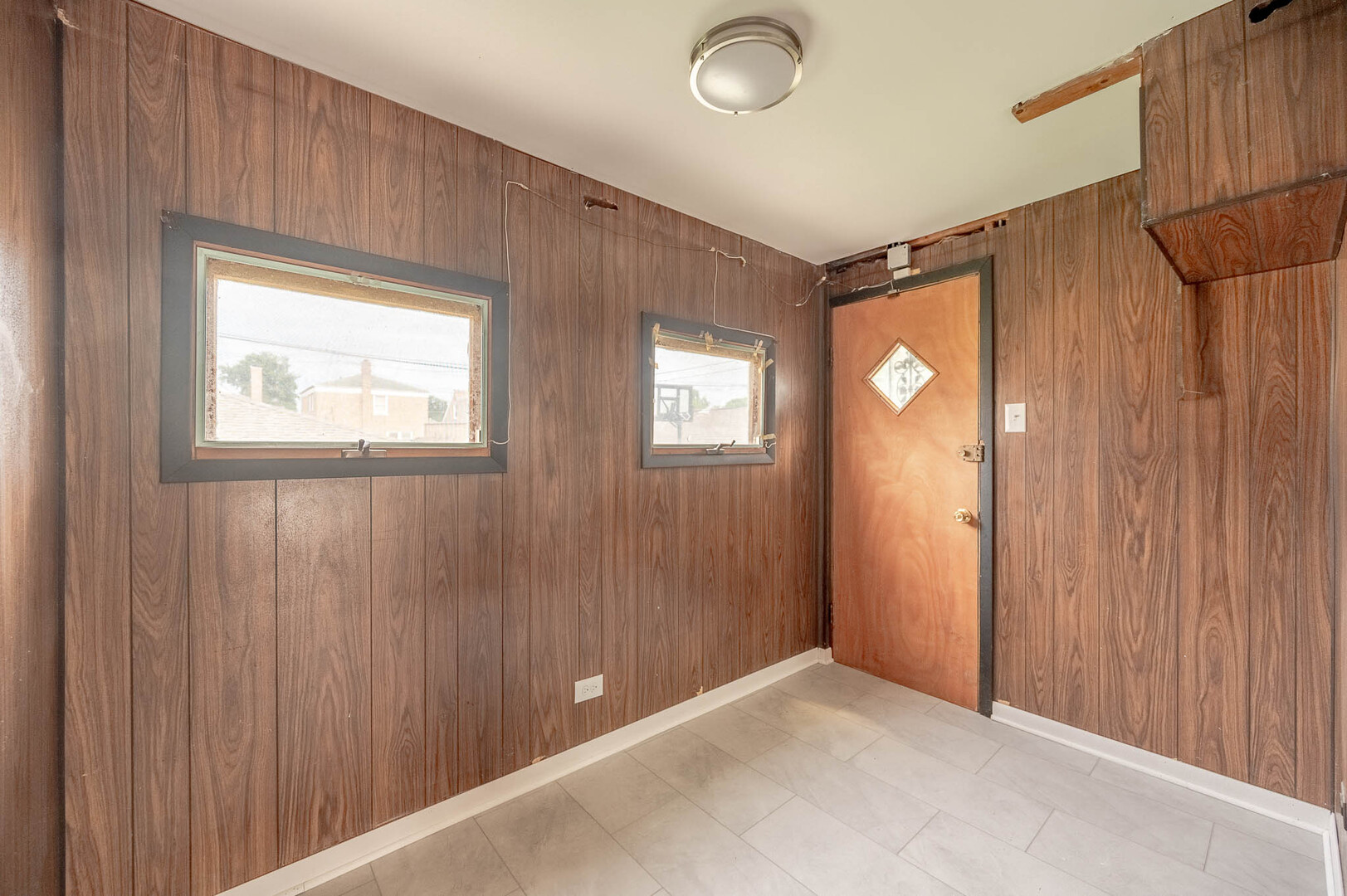 8741 Kimbark Avenue - Thumbnail 10