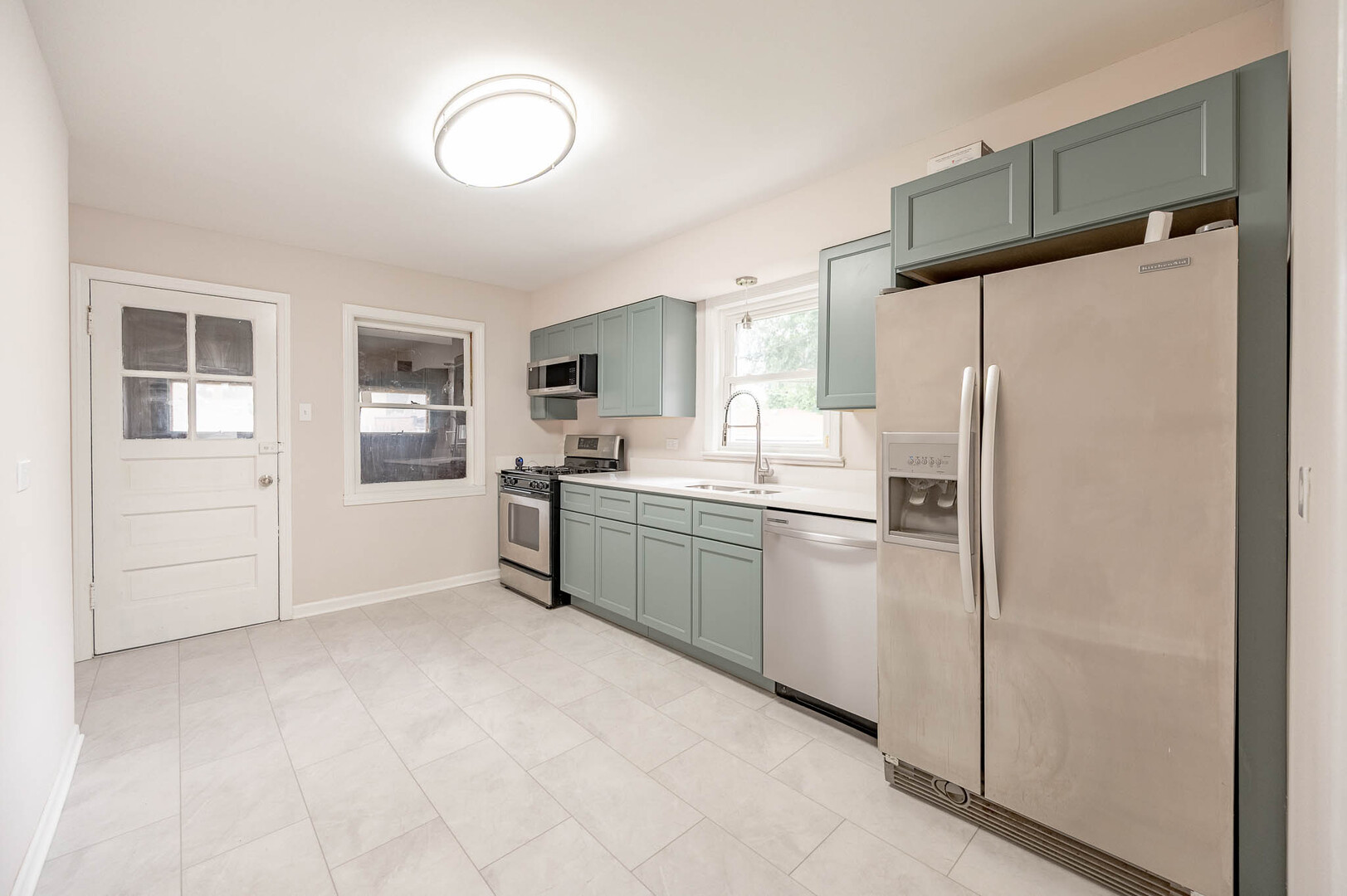 8741 Kimbark Avenue - Thumbnail 4