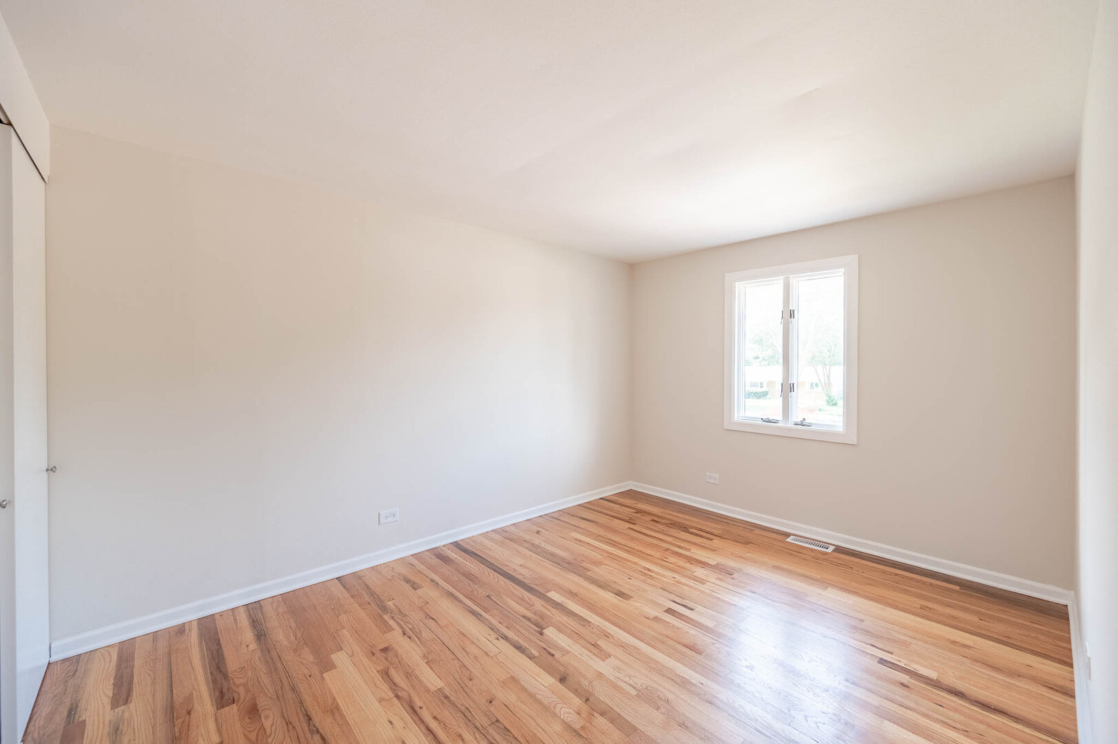 437 Braintree Drive - Thumbnail 9