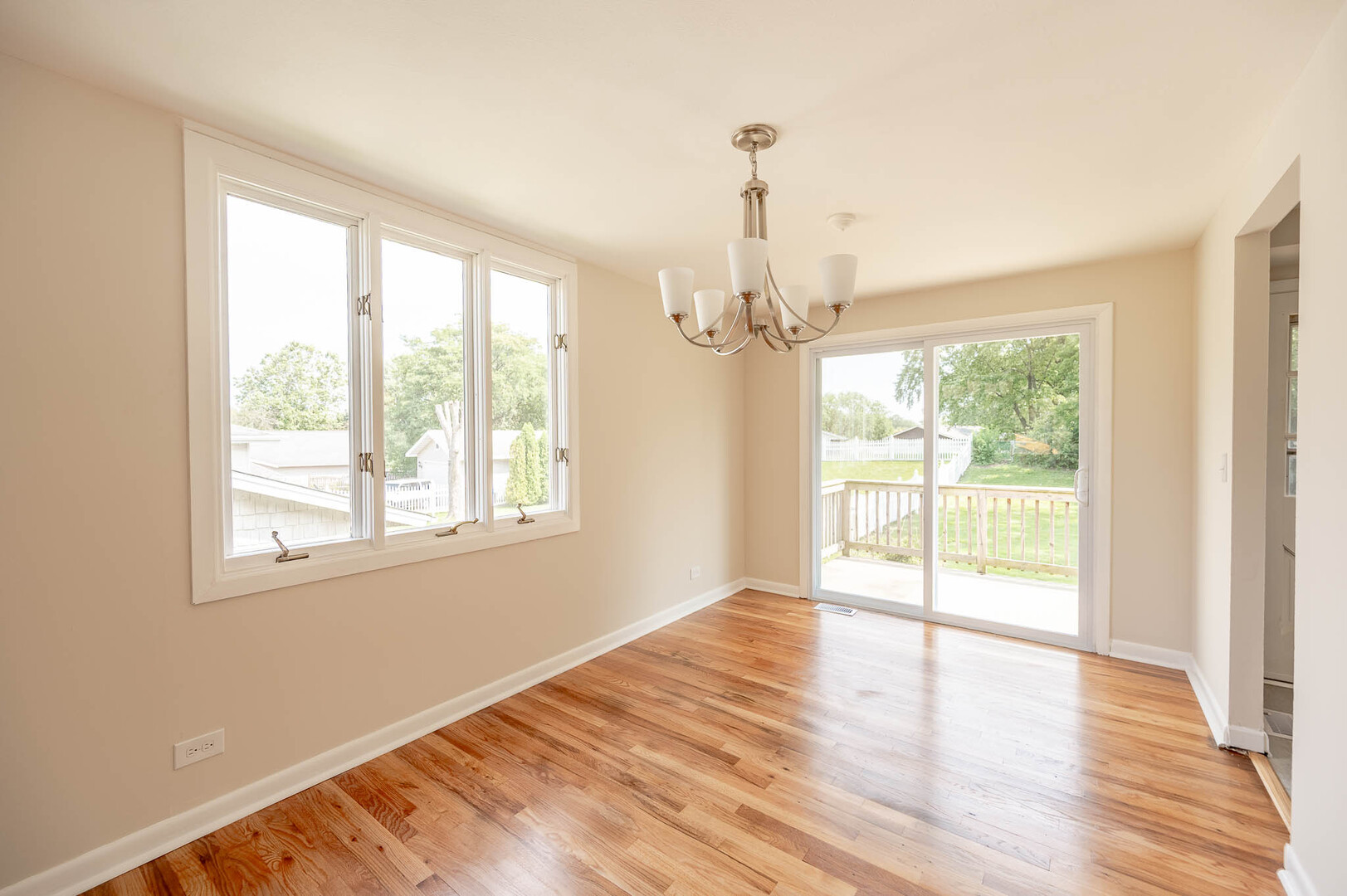 437 Braintree Drive - Thumbnail 4