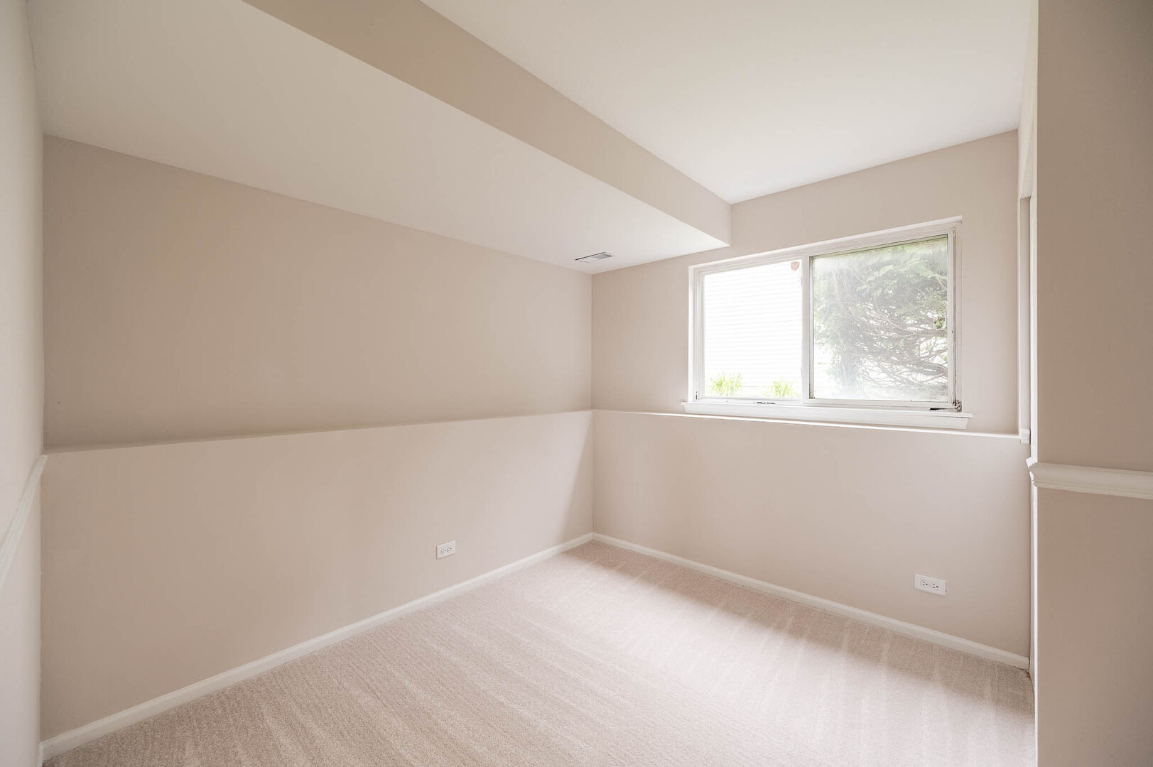 636 Hamilton Lane - Thumbnail 8