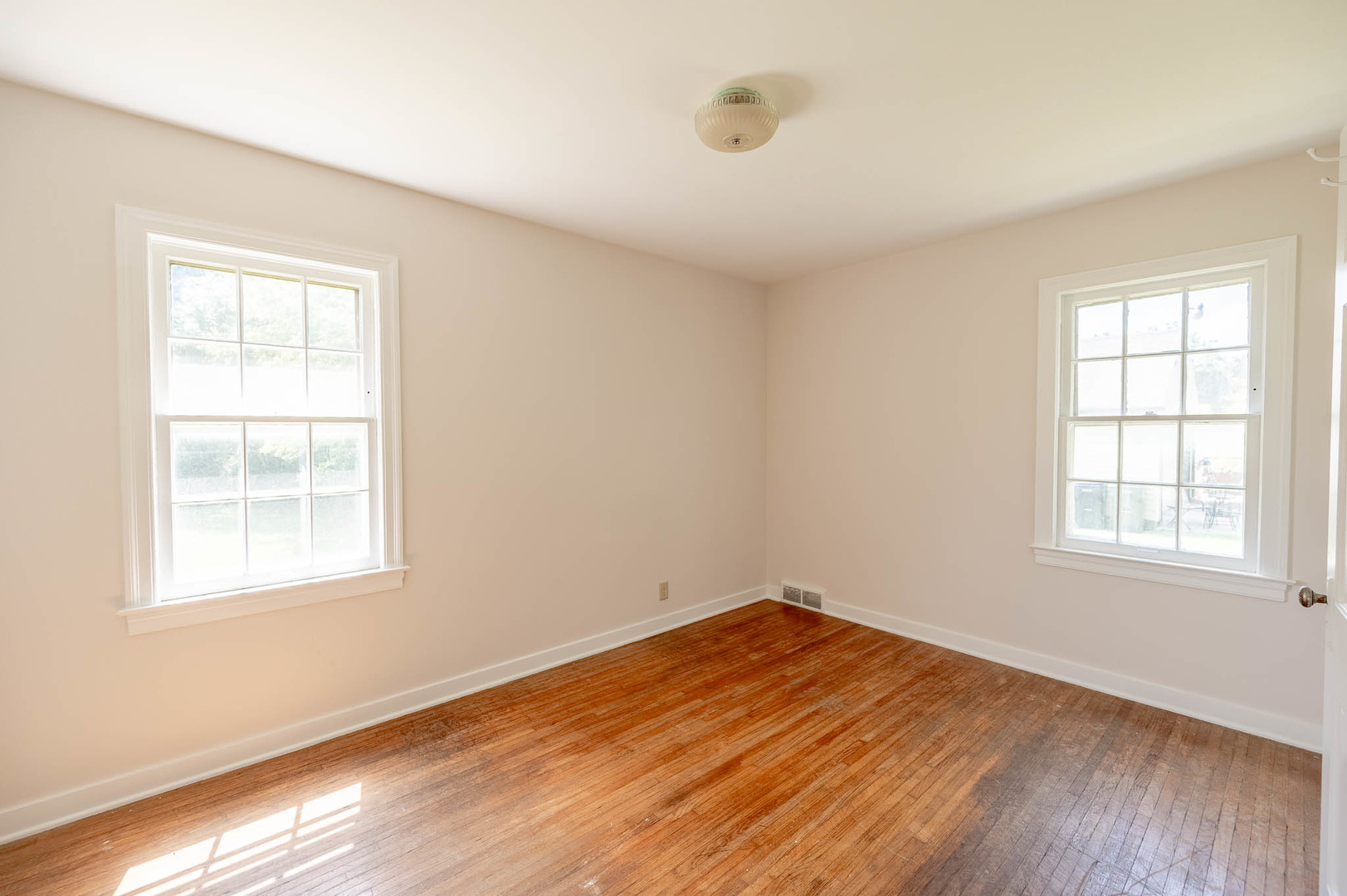 693 Enterprise Street - Thumbnail 7