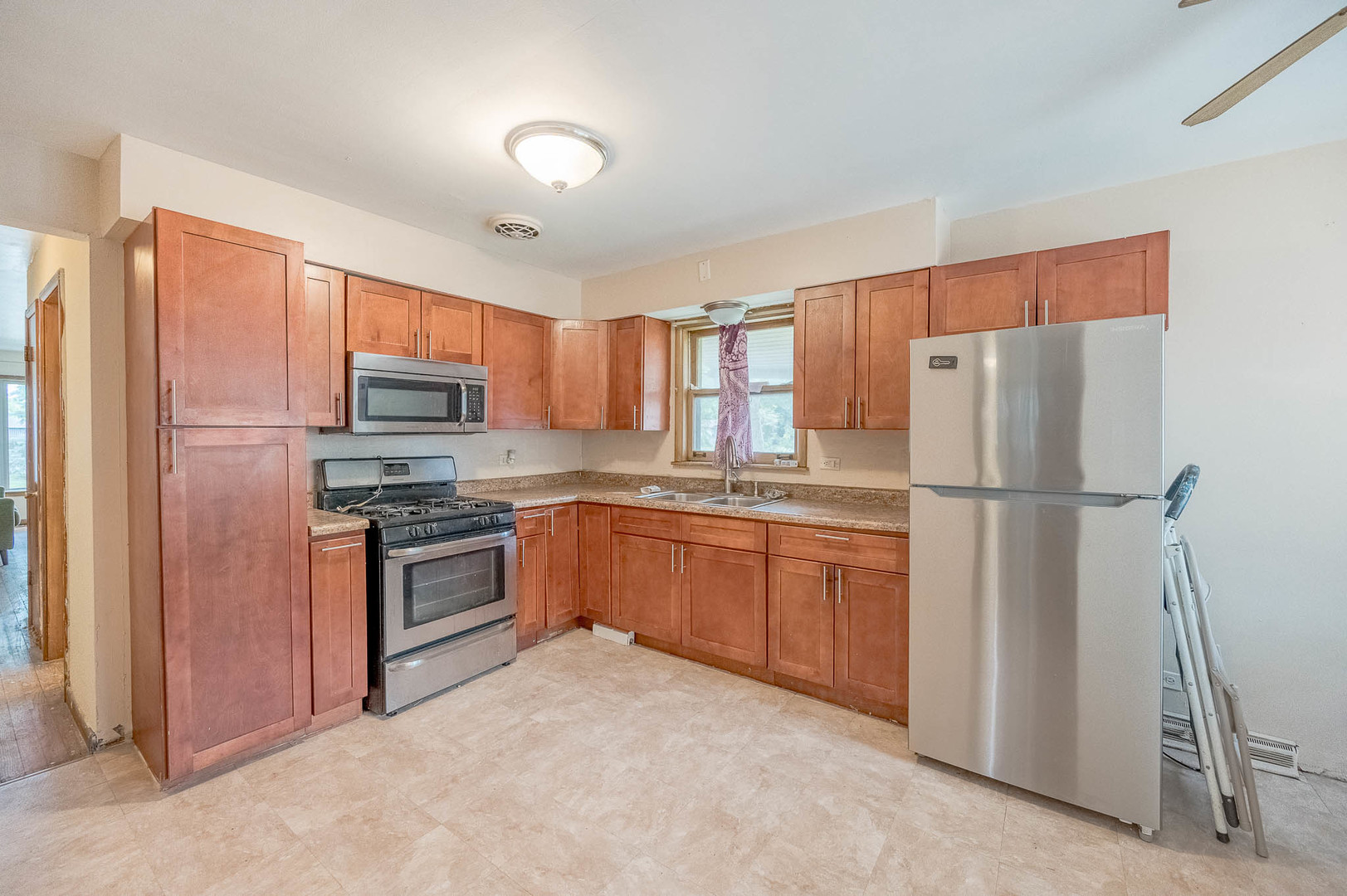 14446 Minerva Avenue - Thumbnail 4