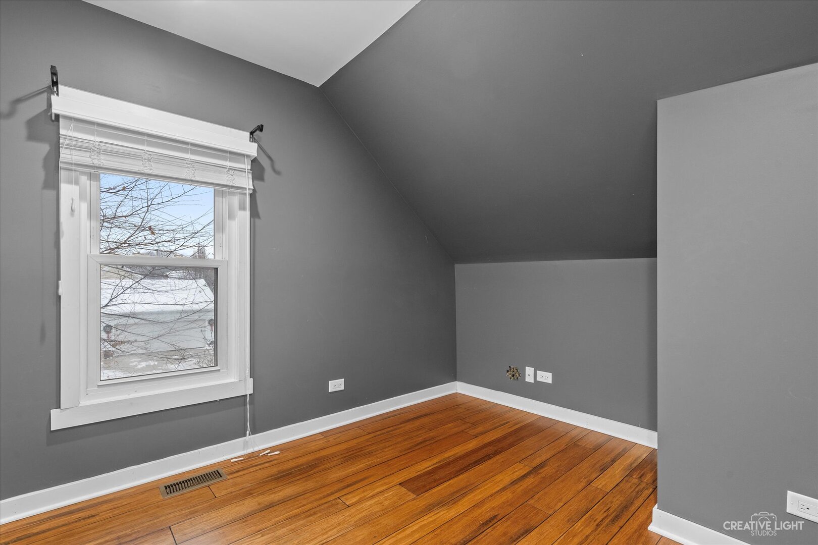 628 Illinois Street - Thumbnail 12