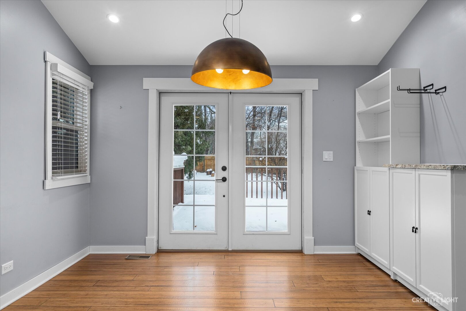 628 Illinois Street - Thumbnail 2