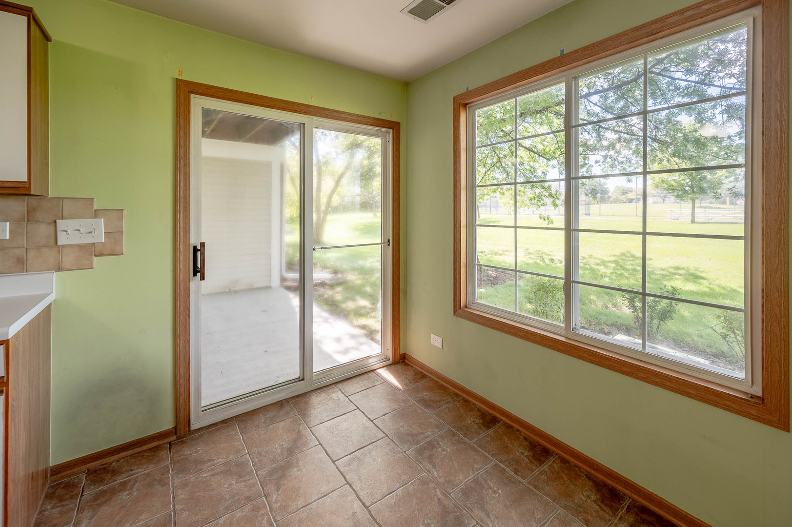 250 Ashbury Lane - Thumbnail 6