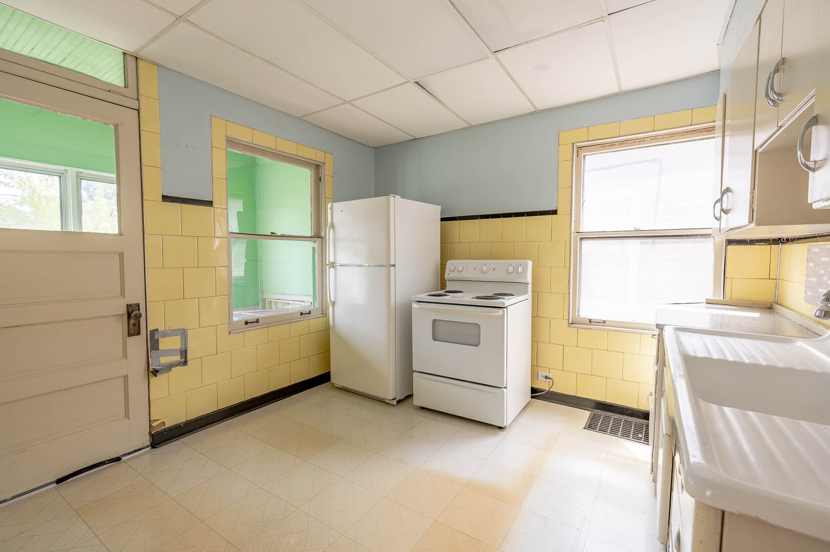 8827 Halsted Street - Thumbnail 5