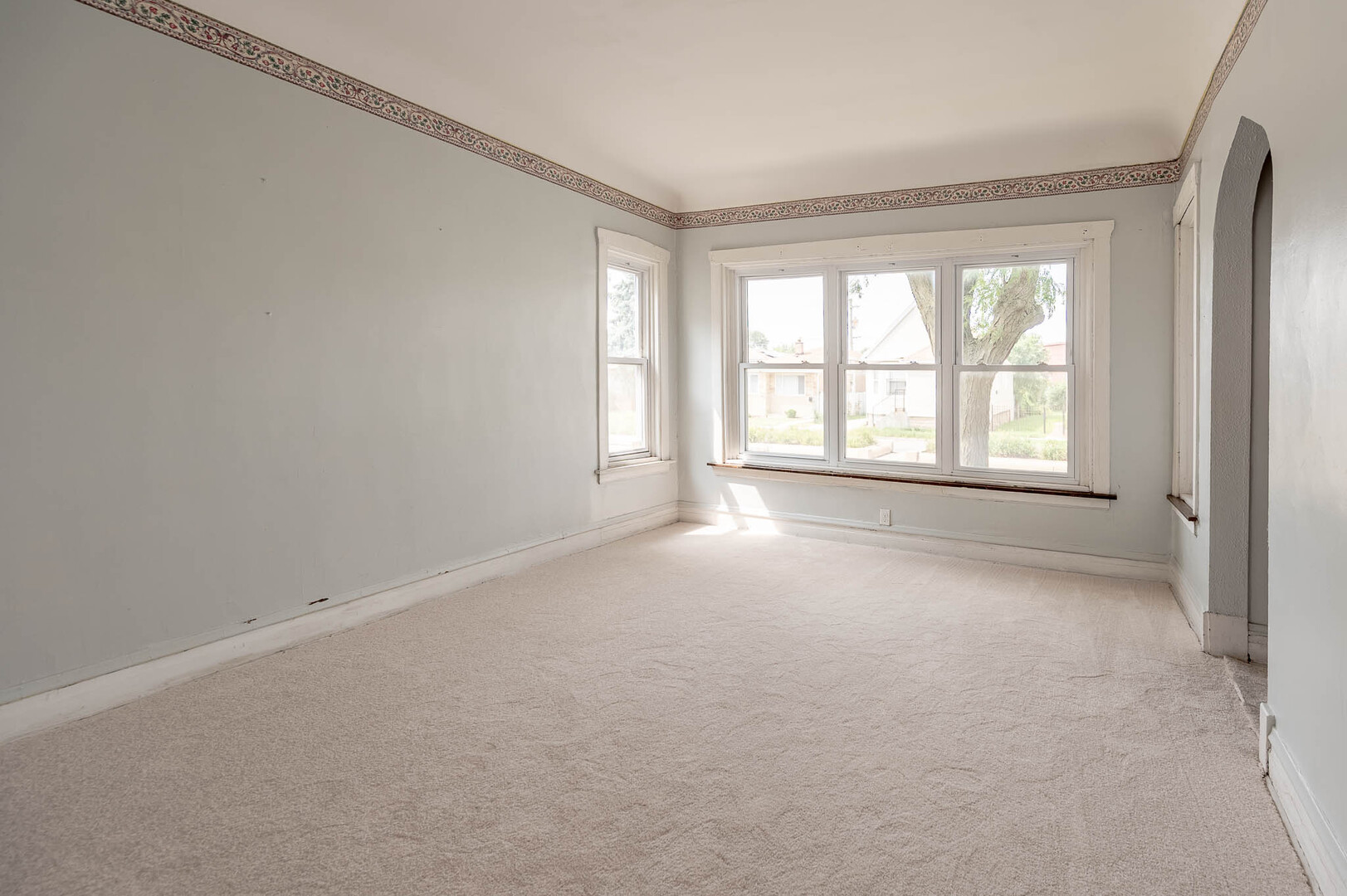 8827 Halsted Street - Thumbnail 3