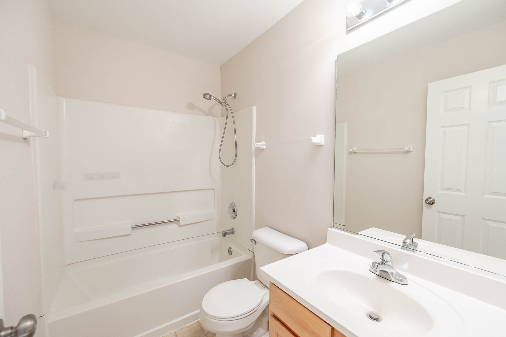 1401 Bridgehampton Drive - Thumbnail 16