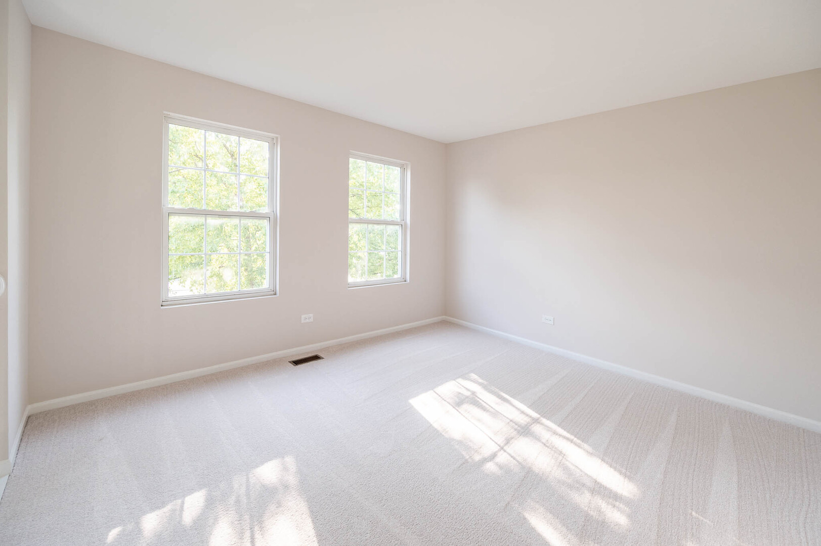 1401 Bridgehampton Drive - Thumbnail 15