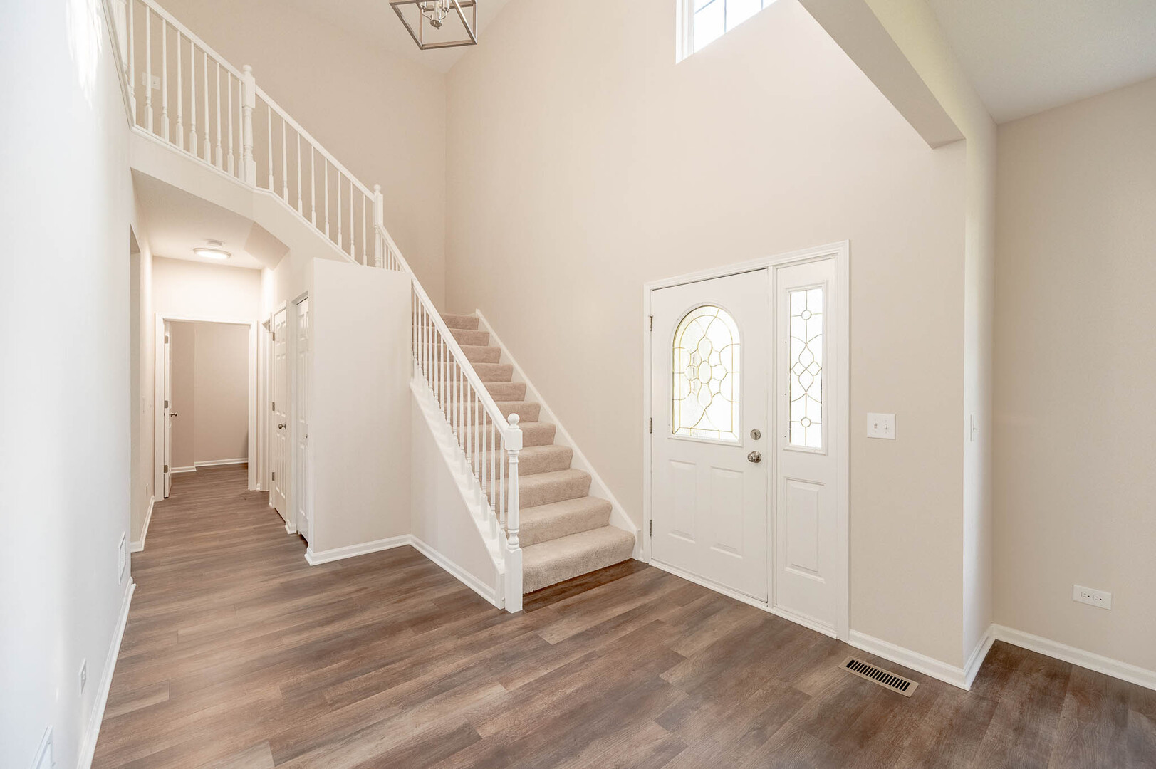 1401 Bridgehampton Drive - Thumbnail 2