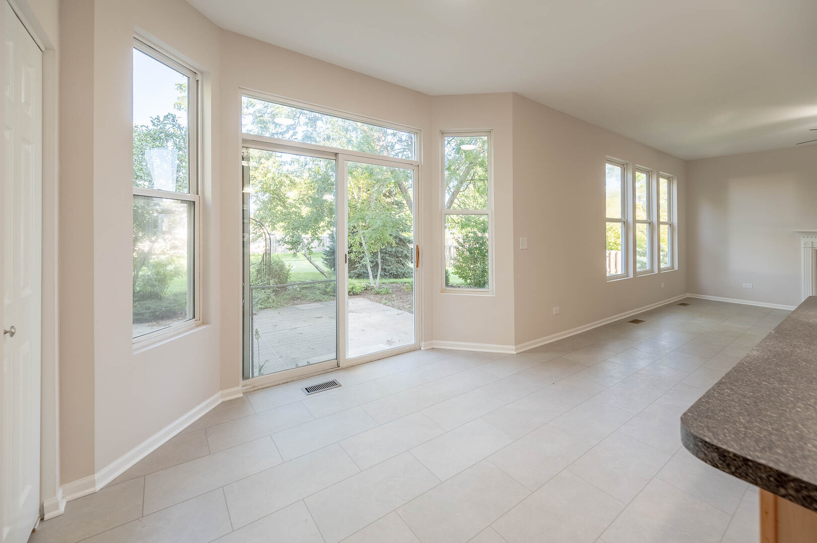 1401 Bridgehampton Drive - Thumbnail 7