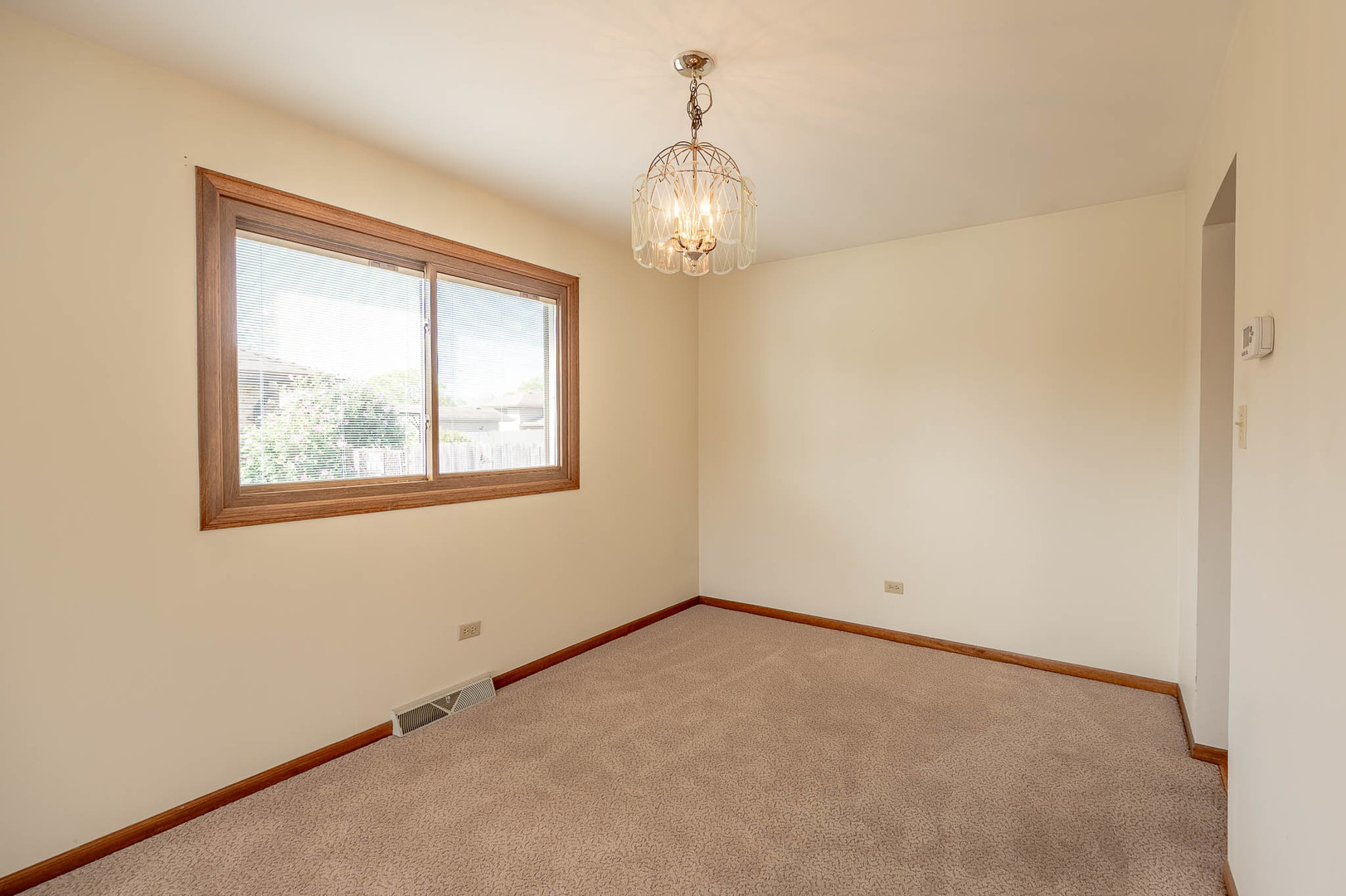 19250 Wentworth Avenue - Thumbnail 4