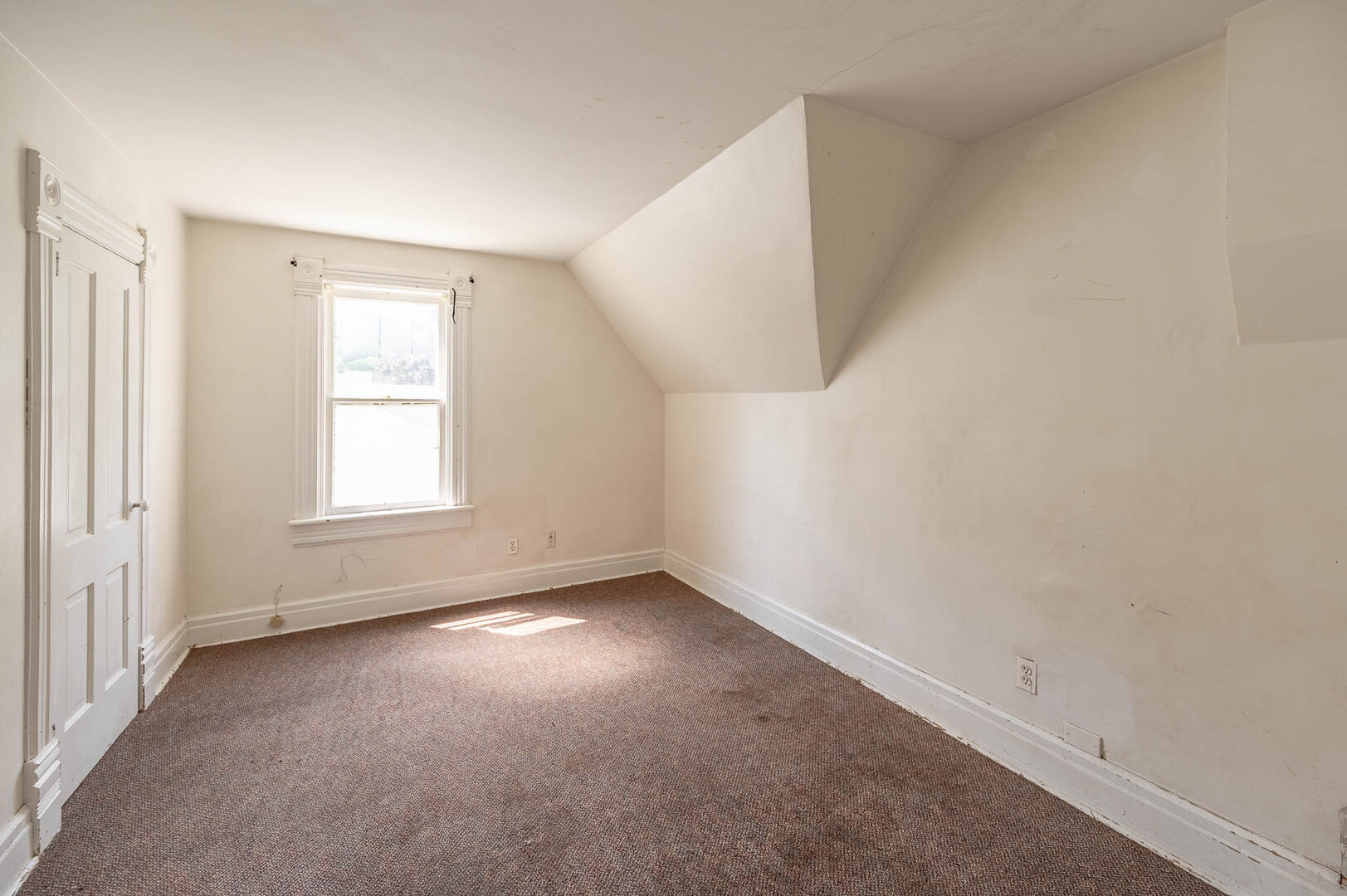 738 1st Street - Thumbnail 11