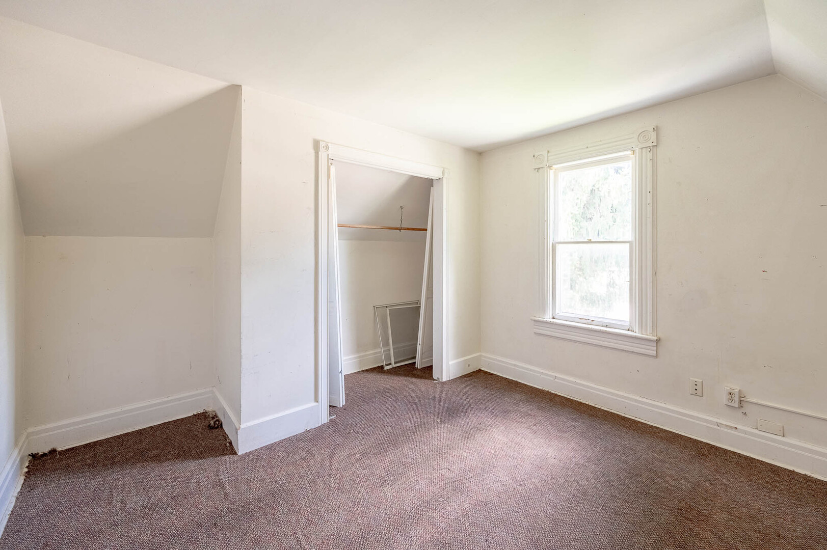 738 1st Street - Thumbnail 12