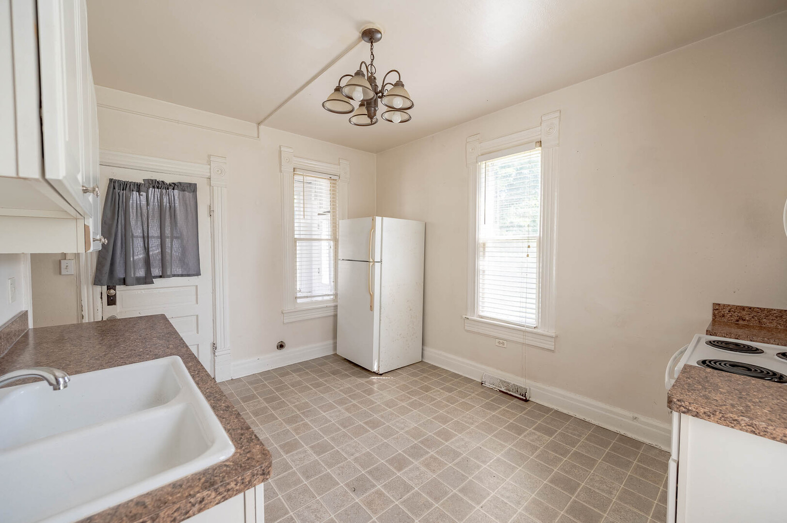 738 1st Street - Thumbnail 7