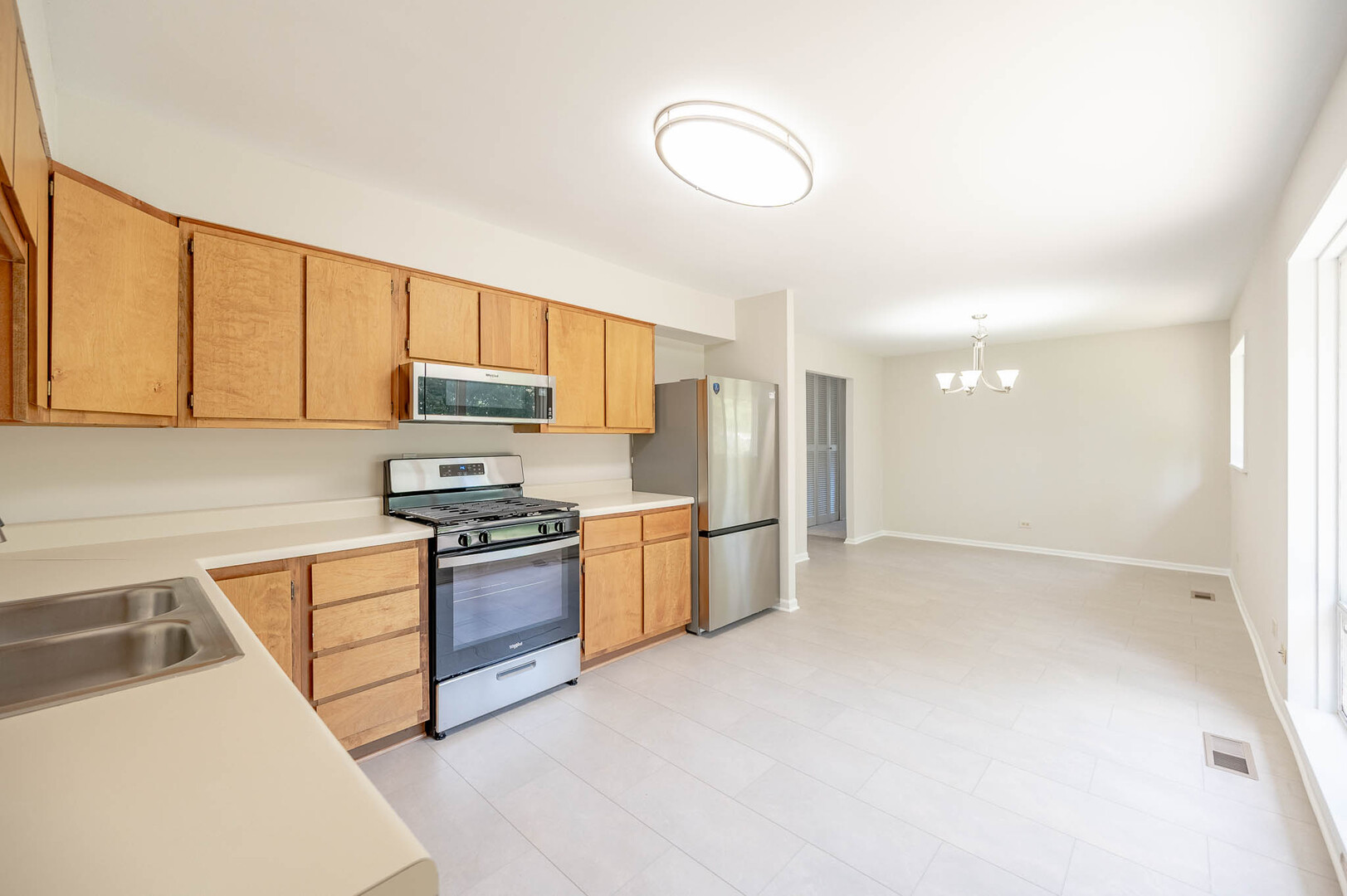 465 Westview Street - Thumbnail 5