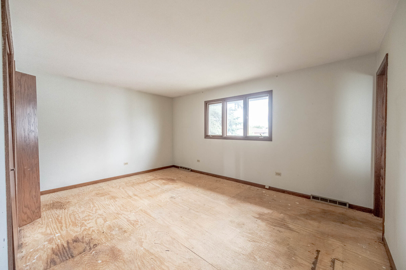 15612 Heather Court - Thumbnail 12