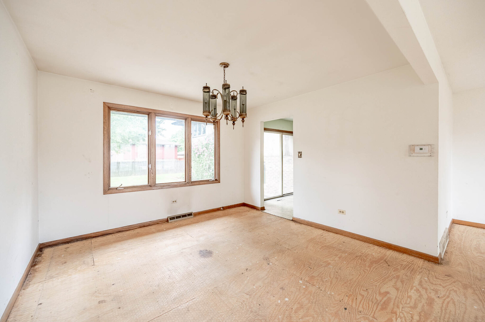 15612 Heather Court - Thumbnail 4