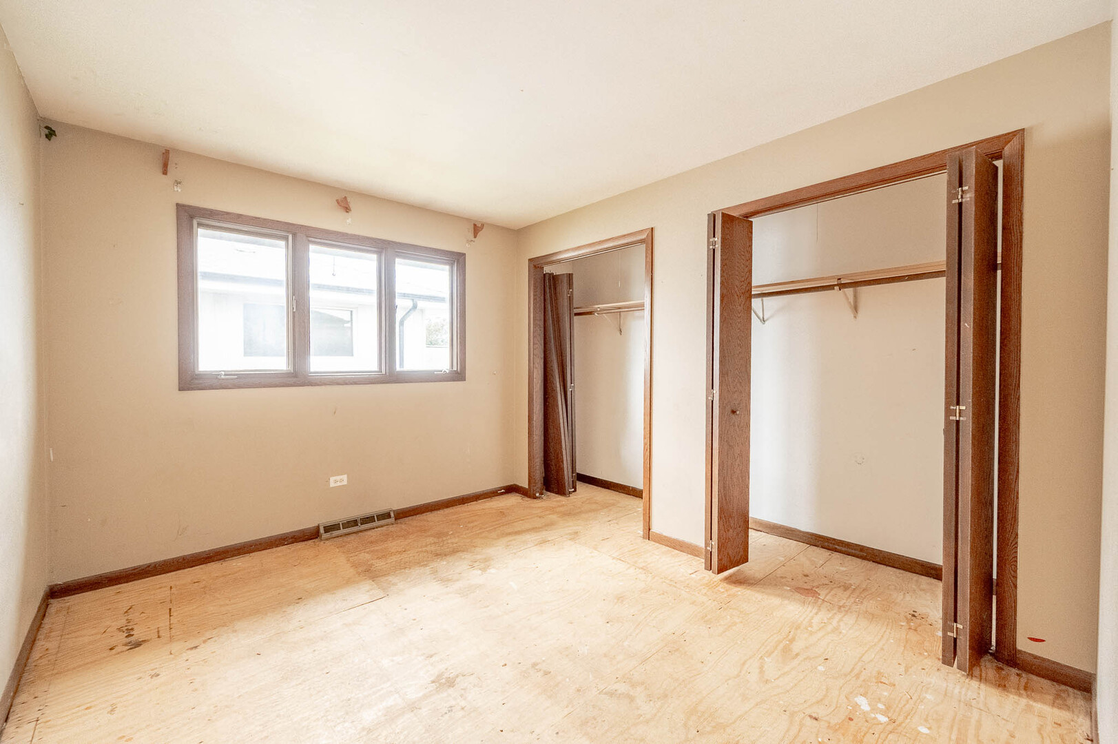 15612 Heather Court - Thumbnail 8