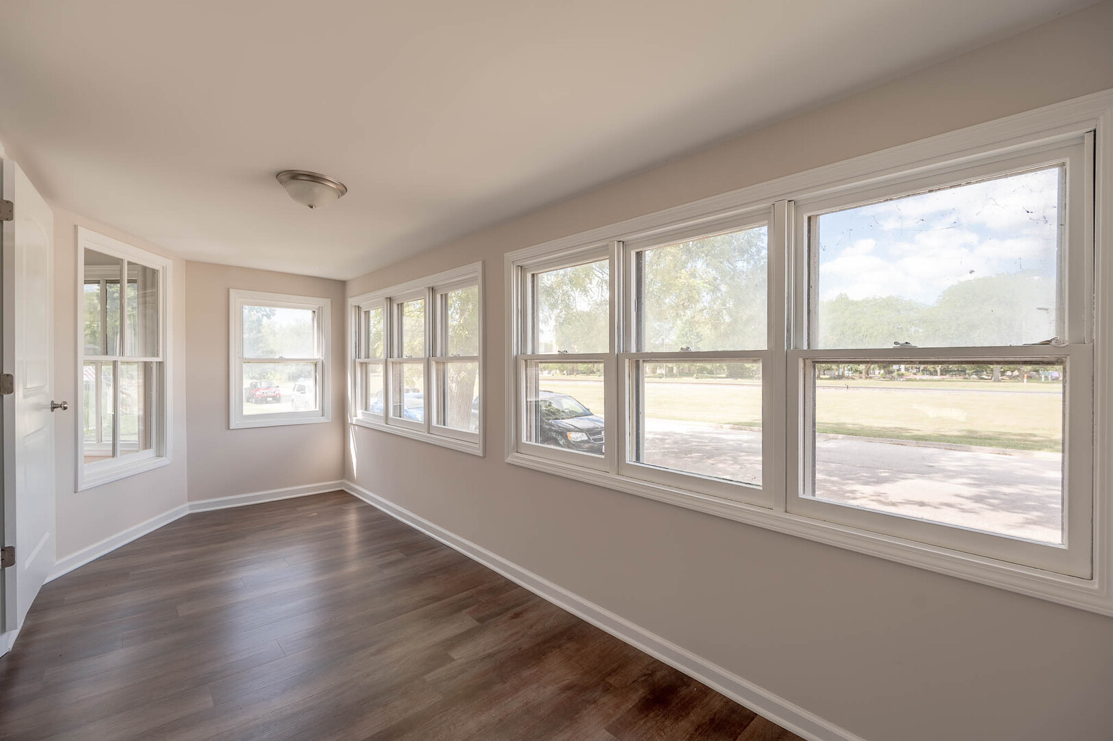 112 Oak Street - Thumbnail 2