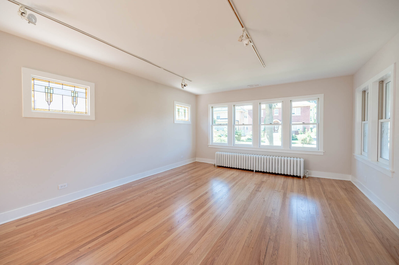 9841 Hoyne Avenue - Thumbnail 3