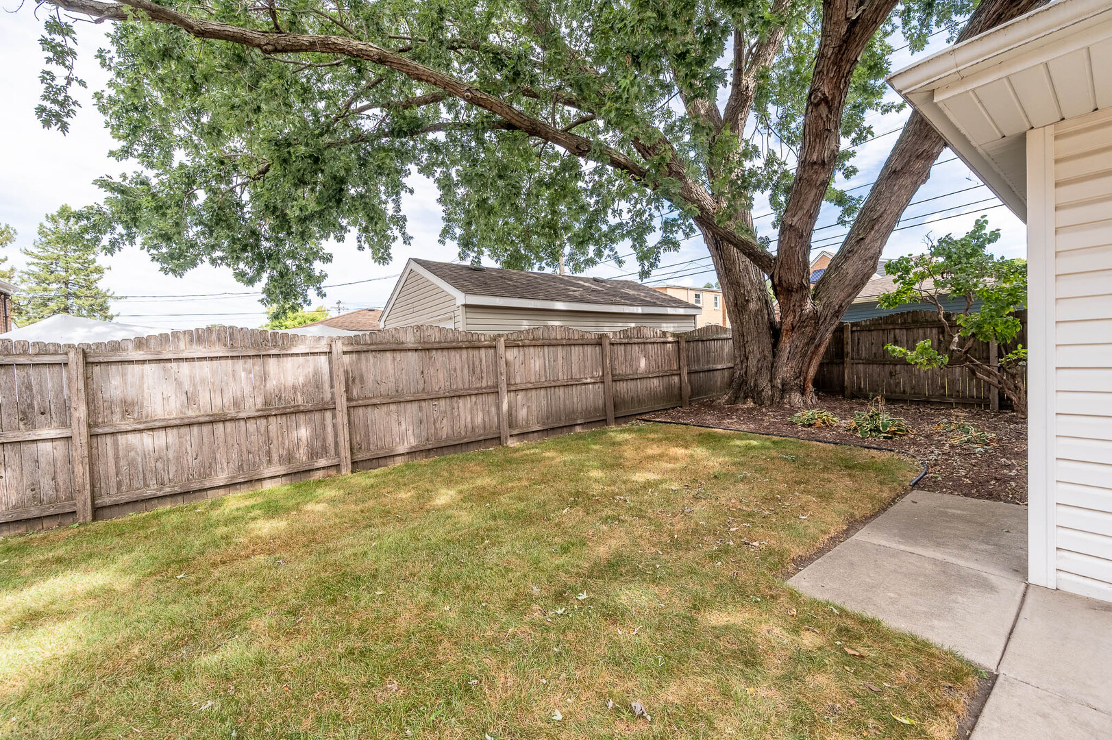 10221 Trumbull Avenue - Thumbnail 14