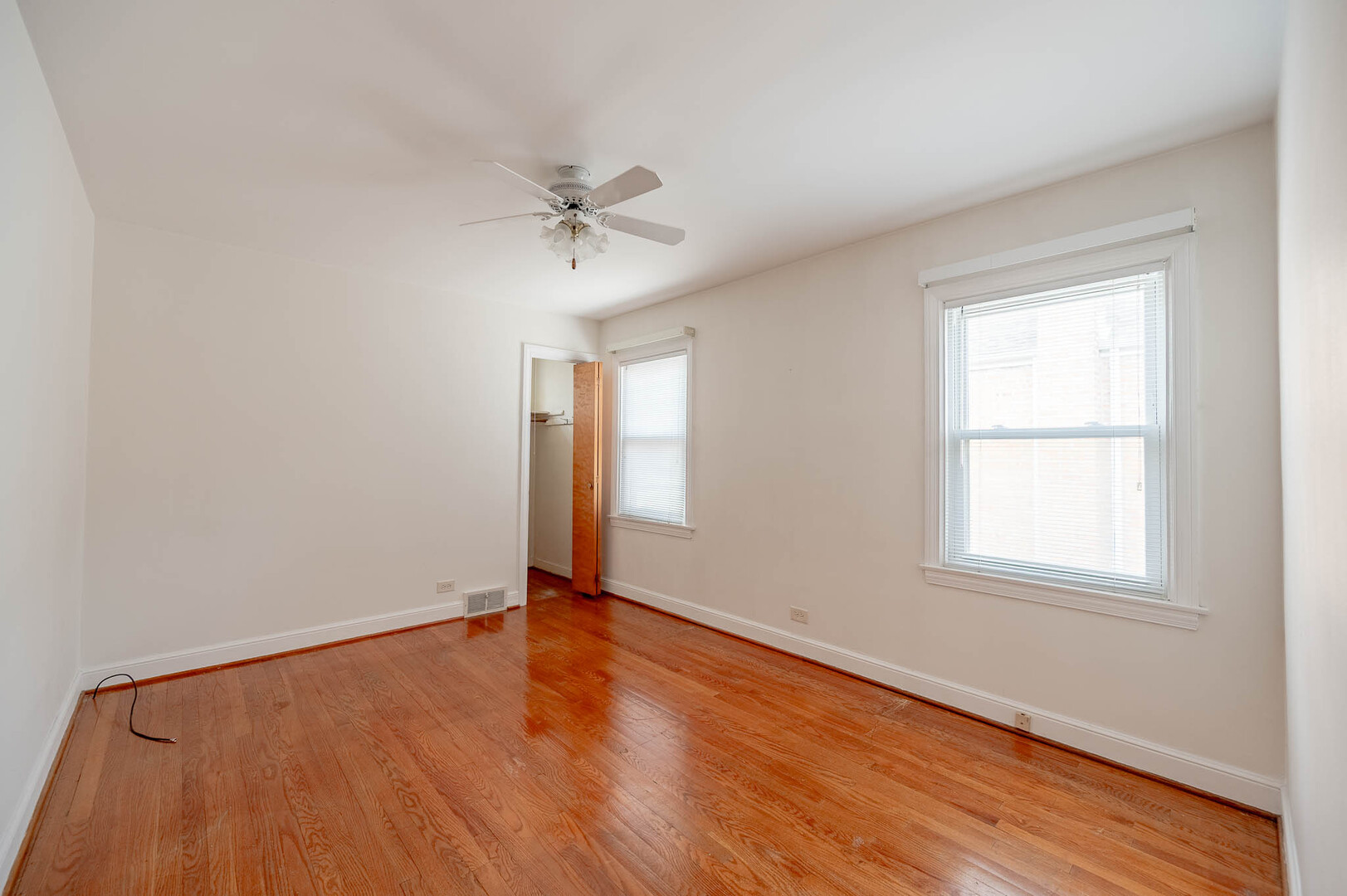 10221 Trumbull Avenue - Thumbnail 7