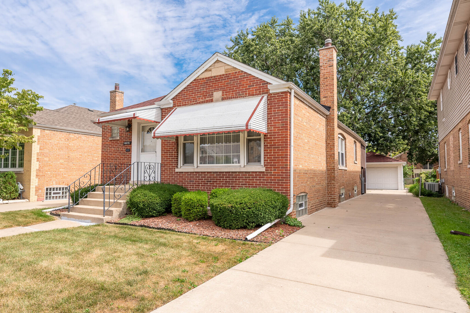 10221 Trumbull Avenue - Thumbnail 2