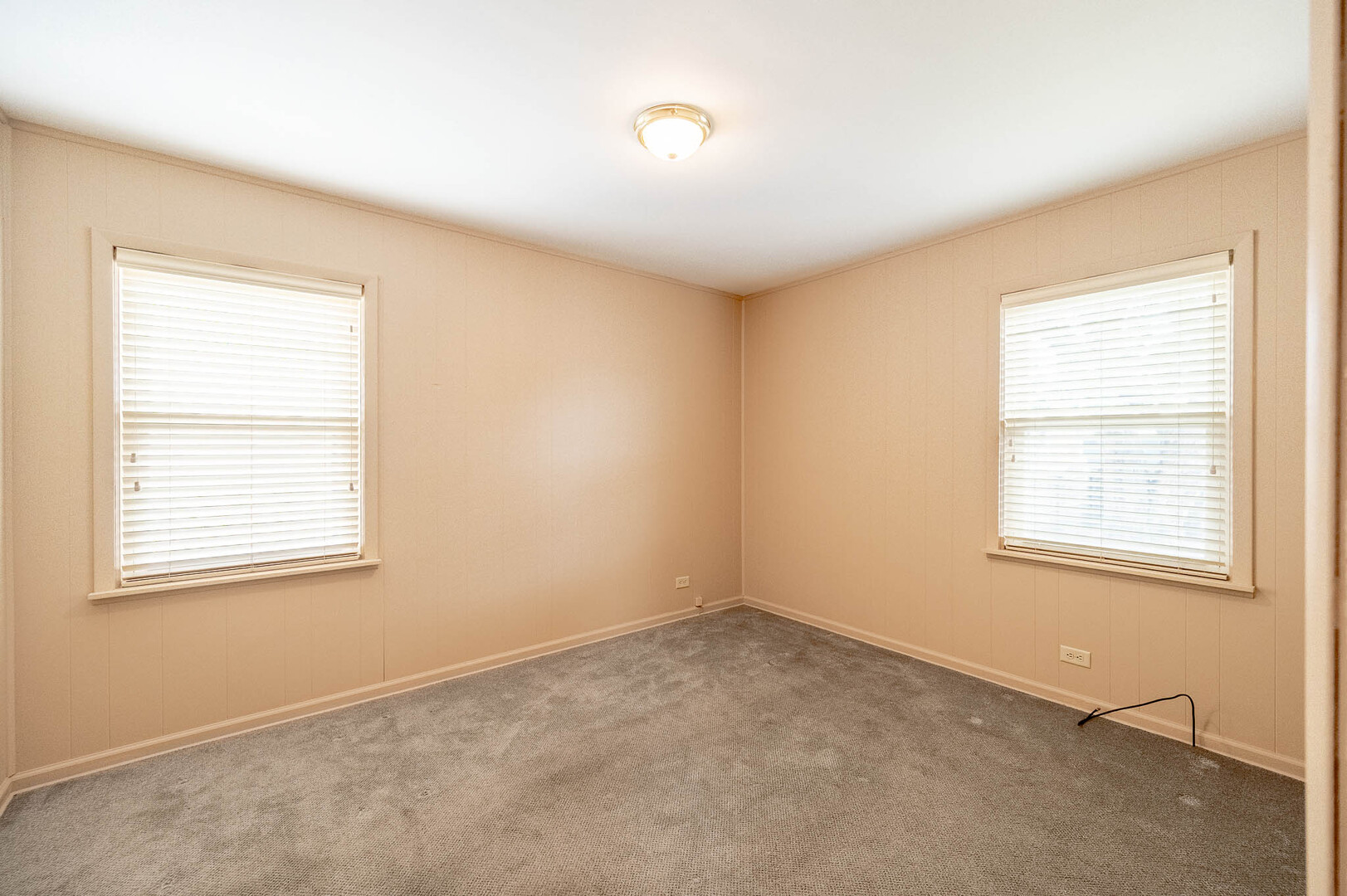 10221 Trumbull Avenue - Thumbnail 9