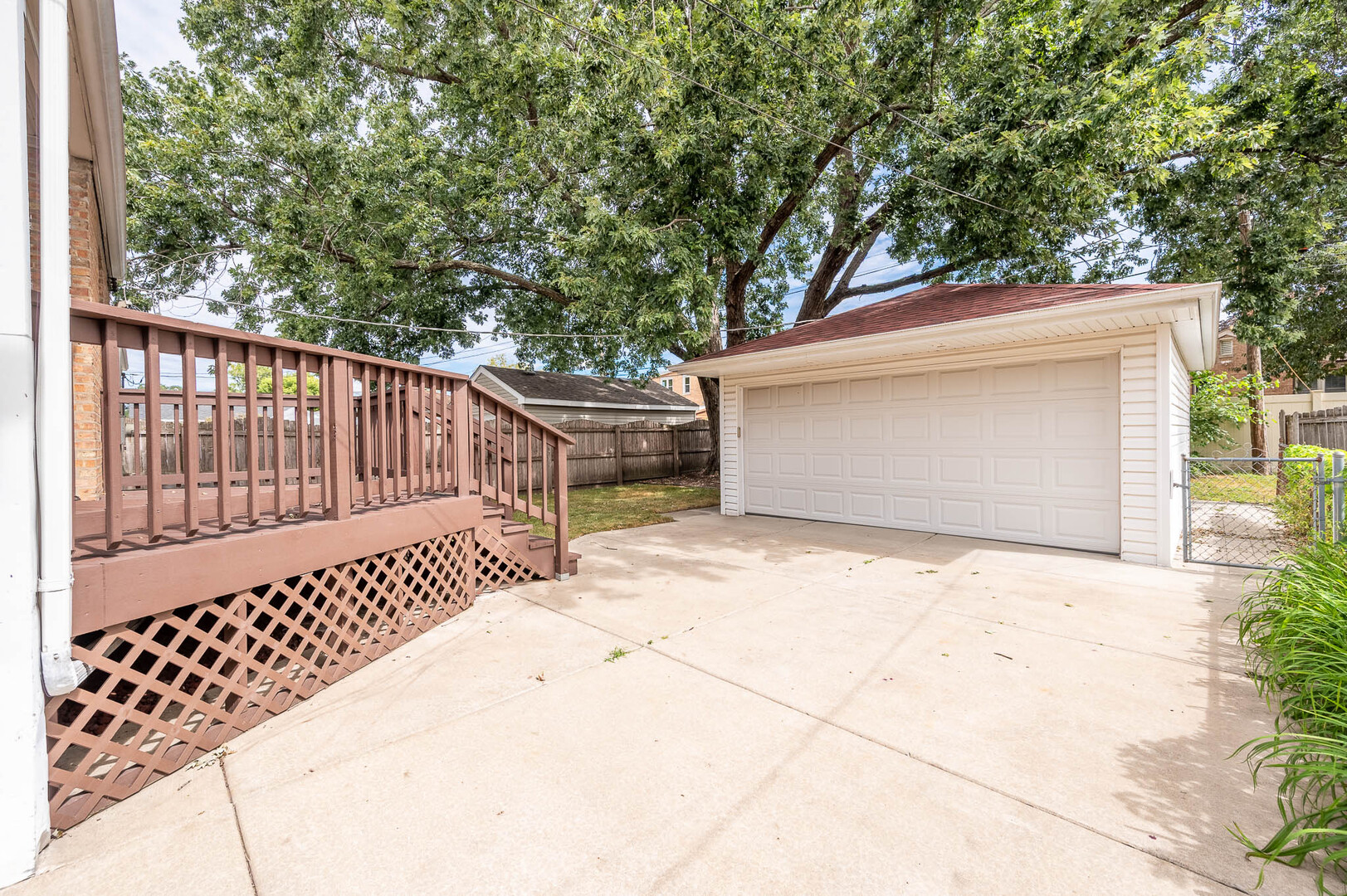 10221 Trumbull Avenue - Thumbnail 13