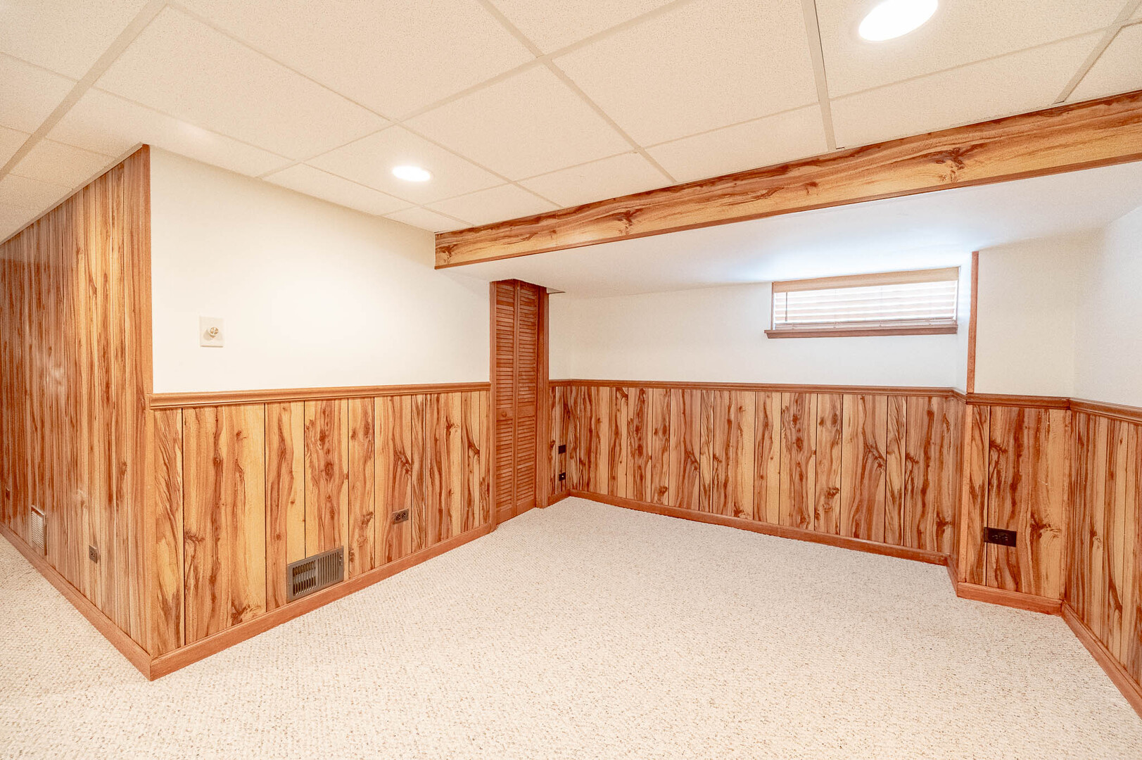 10221 Trumbull Avenue - Thumbnail 11