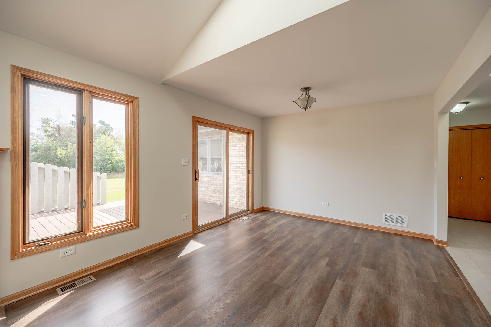 17411 Carlyle Court - Thumbnail 4