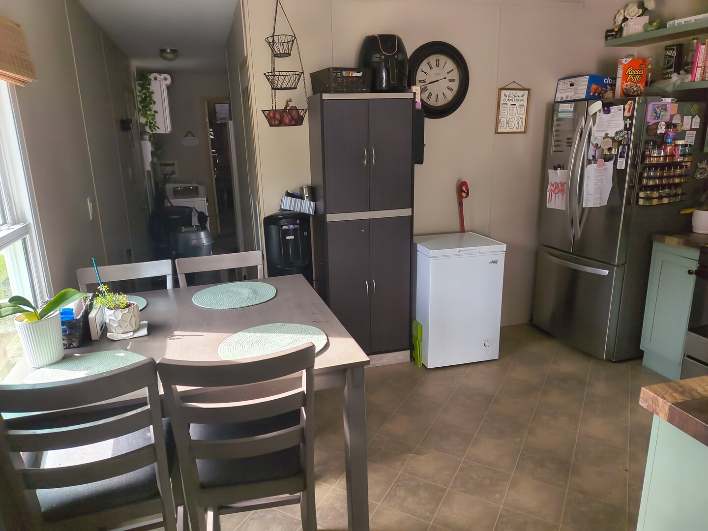 127 Pickwick Drive - Thumbnail 3