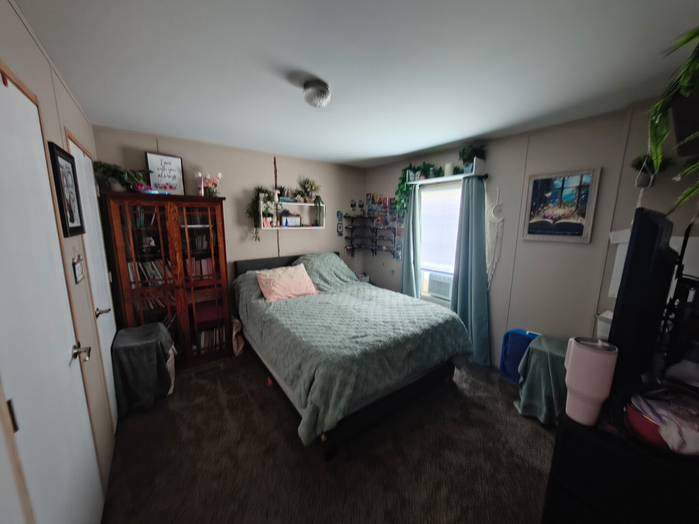 127 Pickwick Drive - Thumbnail 4