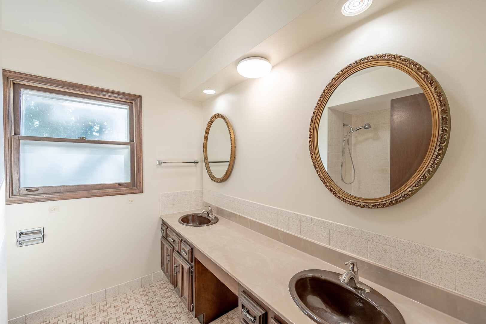 1609 Barry Lane - Thumbnail 15