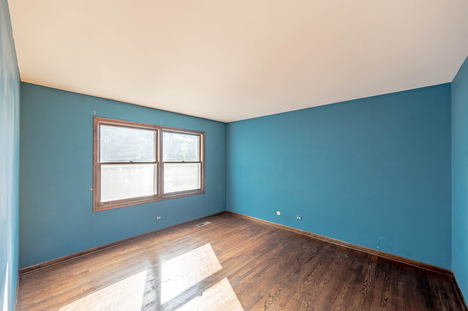 1609 Barry Lane - Thumbnail 12