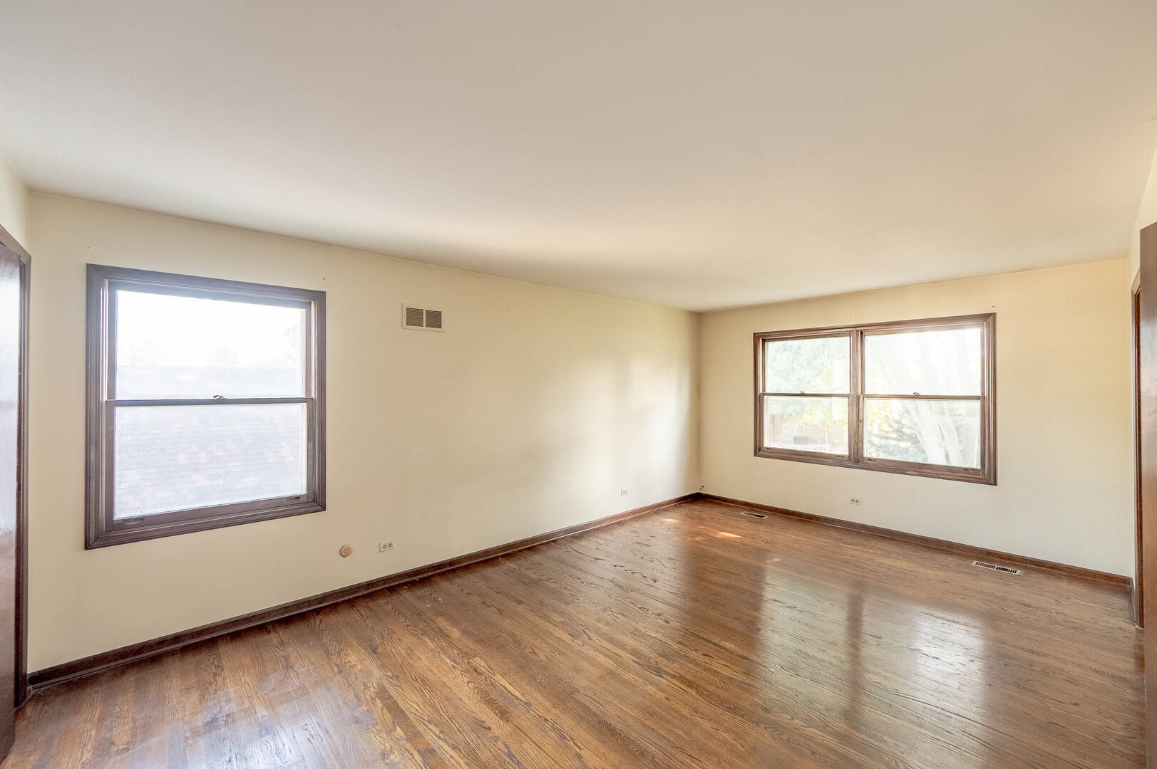 1609 Barry Lane - Thumbnail 13