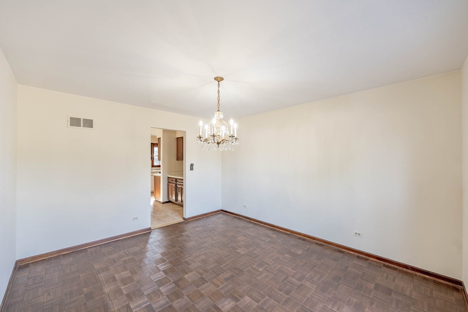 1609 Barry Lane - Thumbnail 4